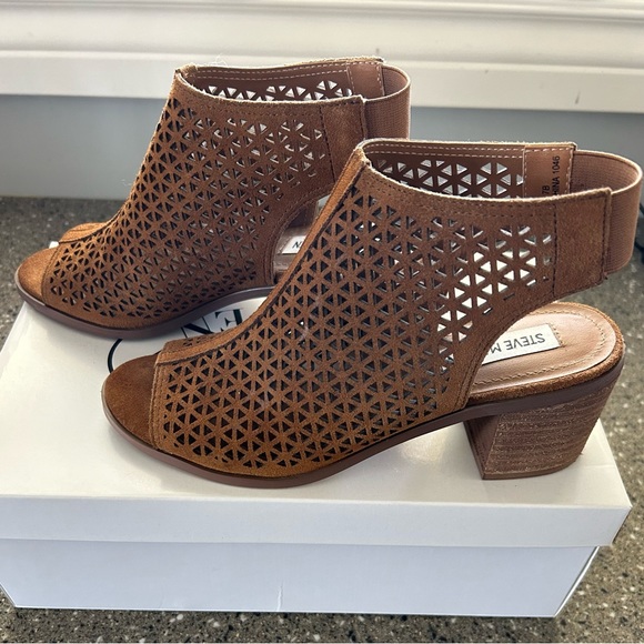 Steve Madden Deborah Peep Toe Sandels - Picture 2 of 4